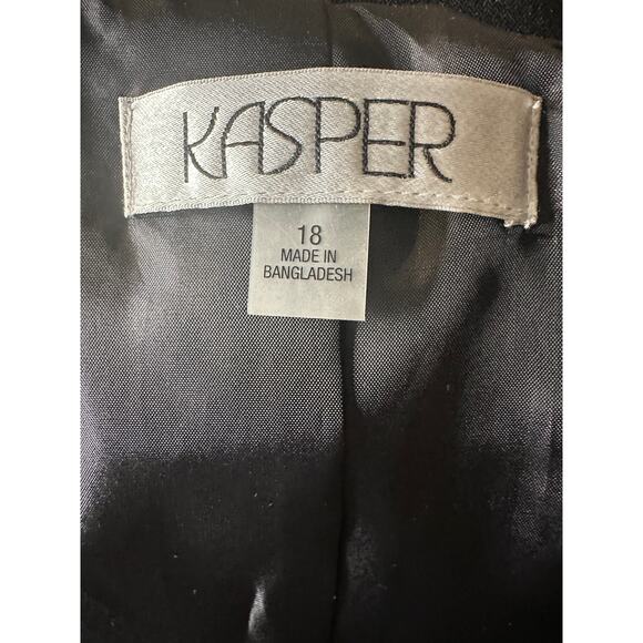 Kasper Women's One Button Blazer & Pants Suit - Picture 5 of 6